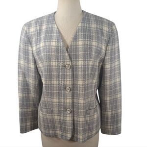 Pendleton wool tweed 3 button blazer with metallic silver throughout. Sz 14